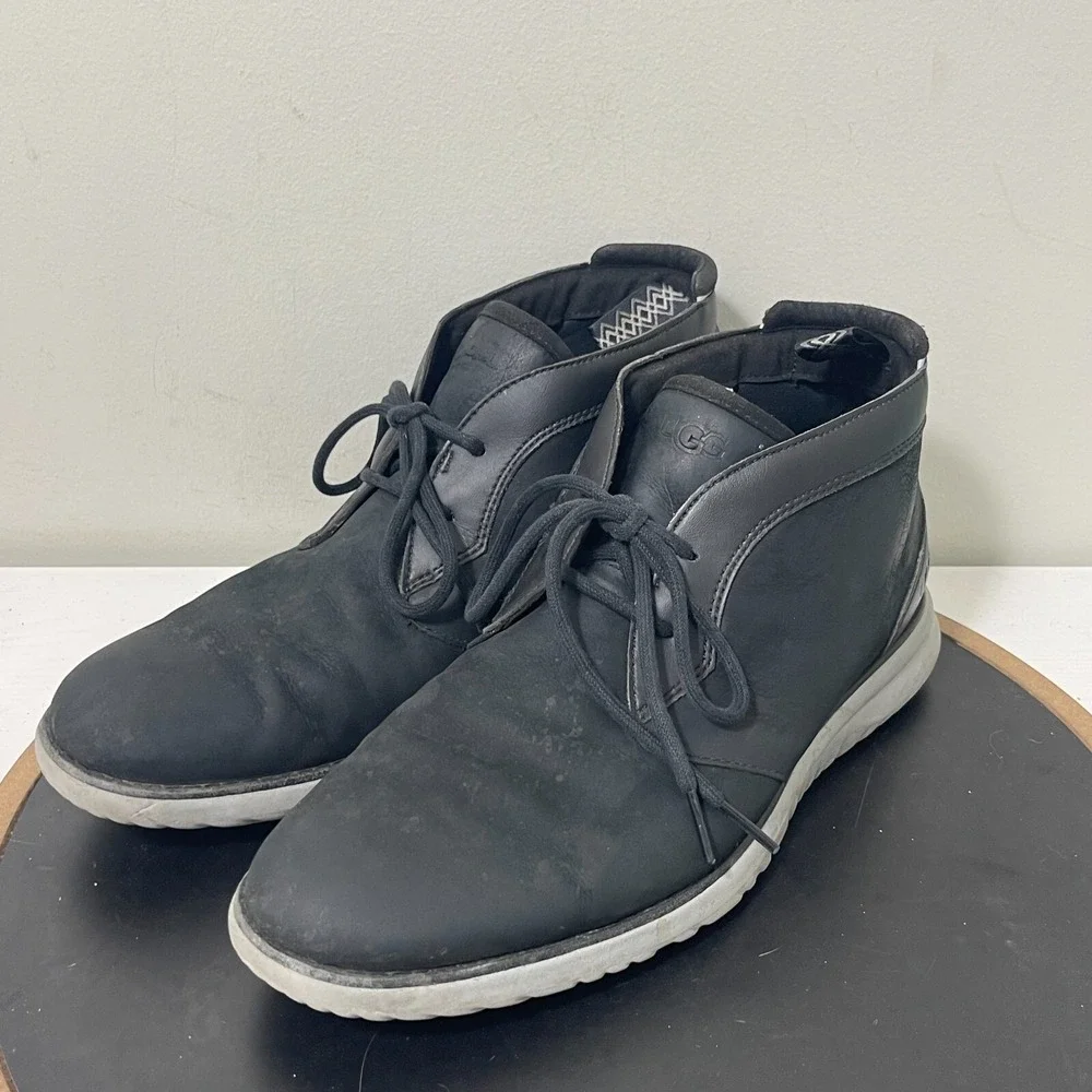 UGG Pismo Chukka Boots Men‎ Size 9.5 Leather Lace Up Black Minimalist Casual